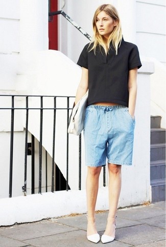 Comment porter un short en denim bleu clair en été