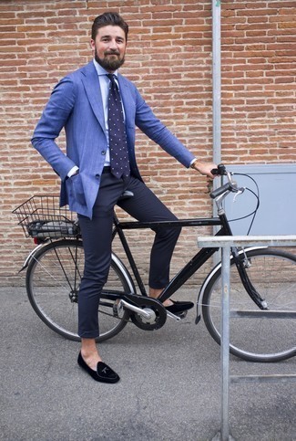 Comment porter une chemise de ville bleu clair avec un blazer bleu
