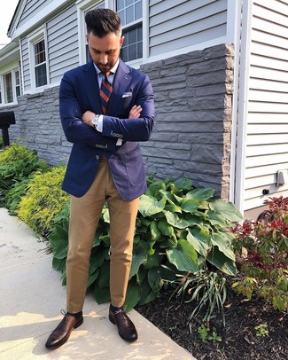 Des chaussures richelieu à porter avec une chemise de ville bleu clair