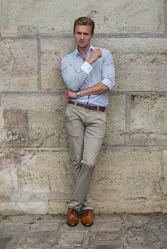 Comment porter une chemise de ville en vichy bleu clair