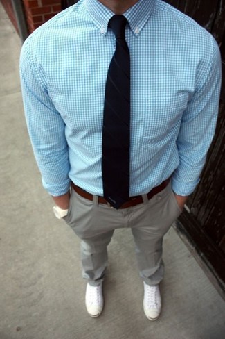 Comment porter une chemise de ville en vichy bleu clair