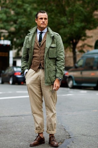 Comment porter une chemise de ville en vichy bleu clair