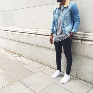 Comment porter une veste bleu clair quand il fait chaud