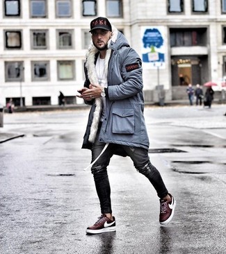 Comment porter une veste bleu clair quand il fait frais