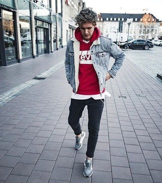 Comment porter une veste bleu clair pour un style relax