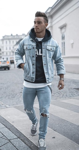 Comment porter une veste bleu clair pour un style relax
