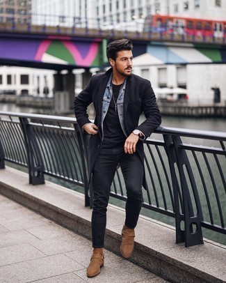 Comment porter une veste bleu clair quand il fait frais