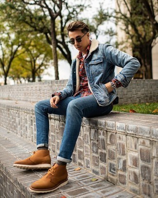 Comment porter une veste bleu clair quand il fait frais