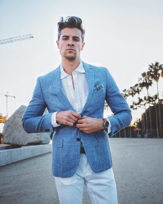 Comment porter une veste écossaise bleu clair quand il fait chaud