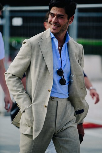 Comment porter un polo bleu clair quand il fait chaud