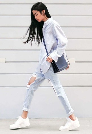 Comment porter un jean boyfriend déchiré bleu clair