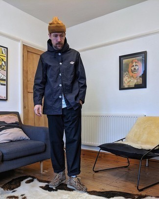 Comment porter des chaussettes bleu clair pour un style decontractés quand il fait chaud après 40 ans