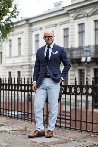 Comment porter des chaussettes bleu clair en été