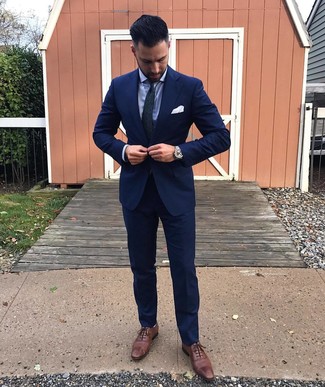 Comment porter des chaussettes bleu clair en été