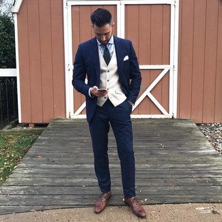 Comment porter des chaussettes bleu clair en automne à 30 ans