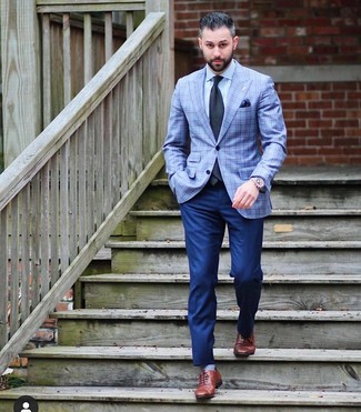 Comment porter des chaussettes bleu clair en été