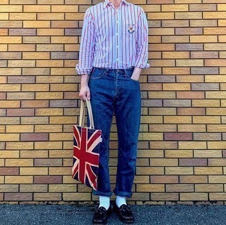 Comment porter des chaussettes bleu clair en été