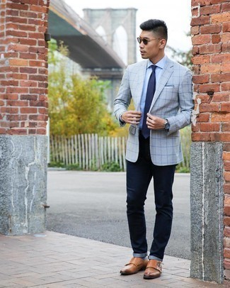 Comment porter des chaussettes bleu clair en été