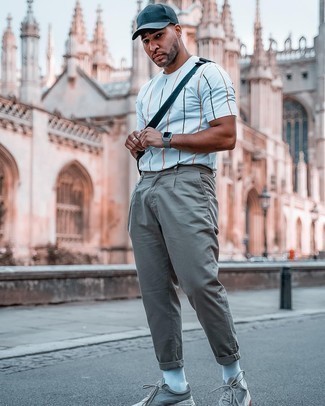 Comment porter des chaussettes bleu clair quand il fait très chaud