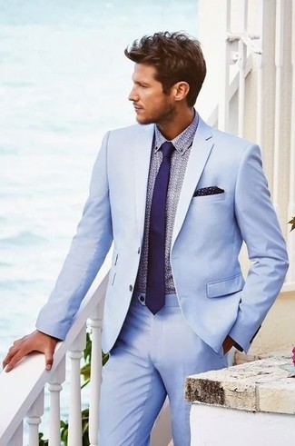 Comment porter un costume bleu clair quand il fait chaud
