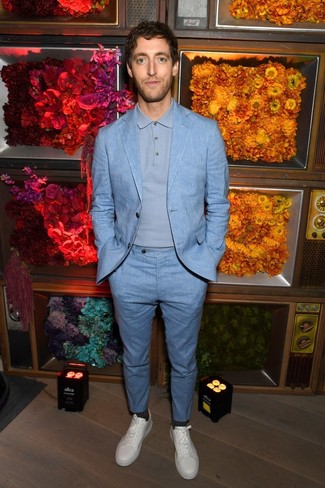 Comment porter un costume bleu clair quand il fait chaud