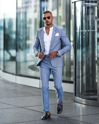 Comment porter un costume bleu clair quand il fait chaud