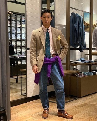 Comment porter un pull torsadé violet clair