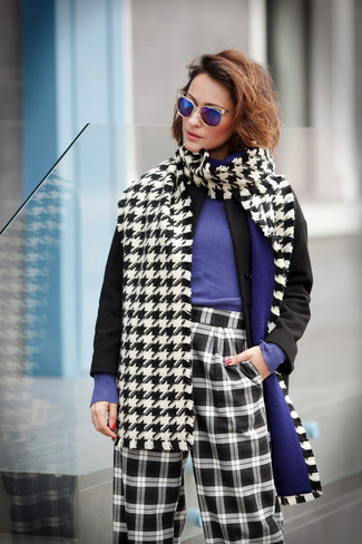 Comment porter un pull à col rond violet clair