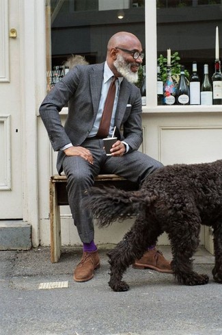 Comment porter des chaussettes violet clair pour un style elégantes