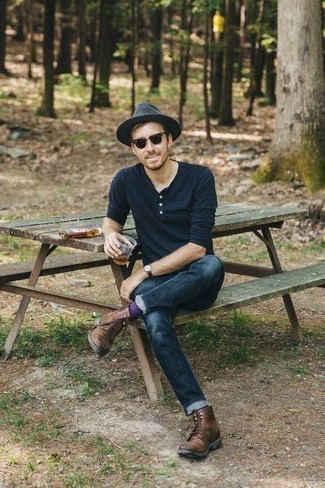 Comment porter des chaussettes violet clair pour un style decontractés