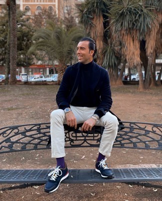 Comment porter des chaussettes violet clair pour un style decontractés