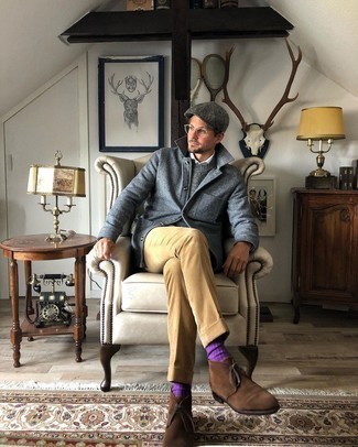 Comment porter des chaussettes violet clair quand il fait frais
