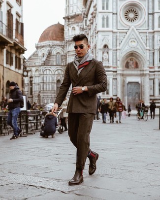 Comment porter des chaussettes violet clair pour un style elégantes