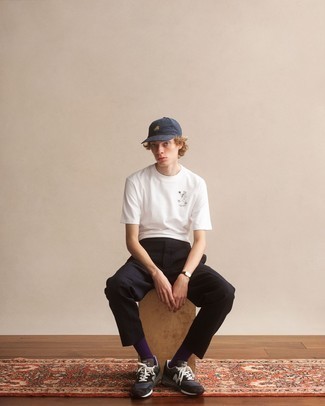 Comment porter des chaussettes violet clair à l'adolescence