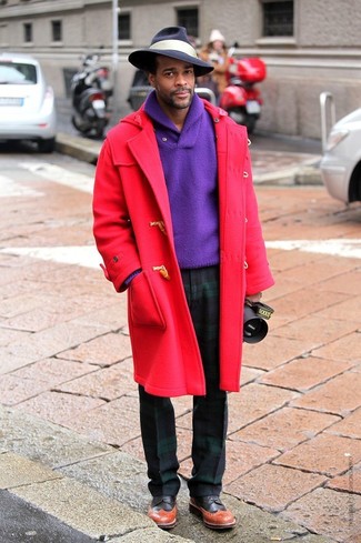 Comment porter un pull à col en v violet clair