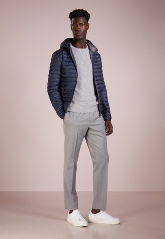 Comment porter une veste légère pour un style chic decontractés quand il fait chaud