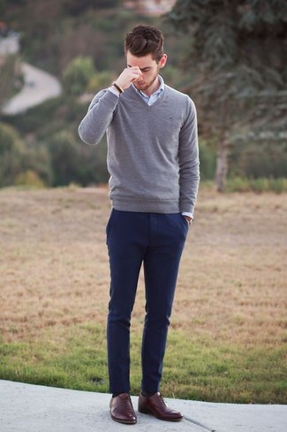Comment porter une chemise à manches longues avec un pantalon chino