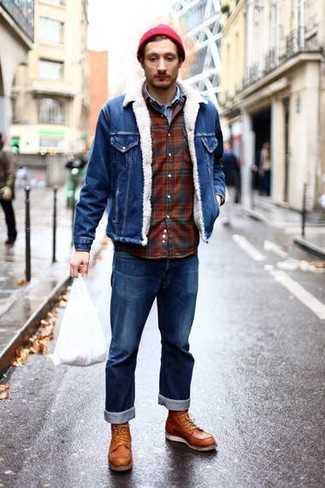 Comment porter une chemise à manches longues avec des bottes de travail
