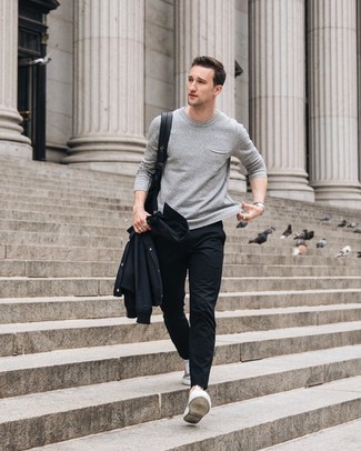 Comment porter des baskets basses avec une veste-chemise