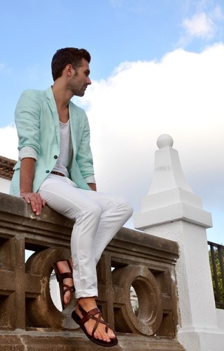 Comment porter un blazer vert menthe quand il fait chaud