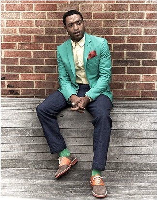 Comment porter un blazer vert menthe quand il fait chaud