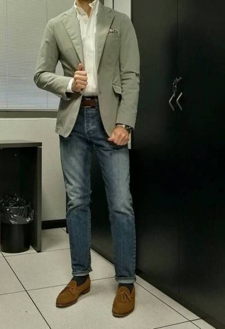 Comment porter un blazer vert menthe pour un style chic decontractés