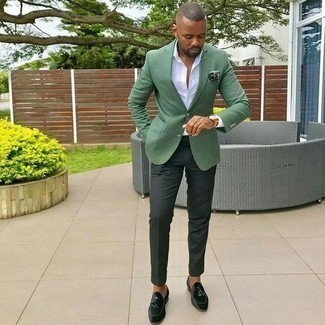 Comment porter un blazer vert menthe pour un style elégantes en été