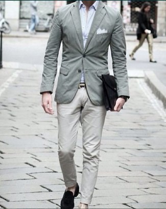 Comment porter un blazer vert menthe pour un style chic decontractés