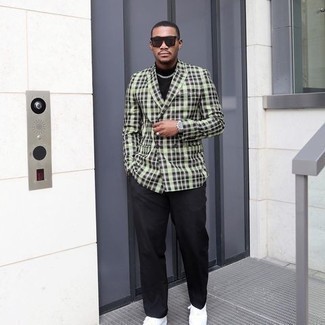 Comment porter un blazer vert menthe au printemps
