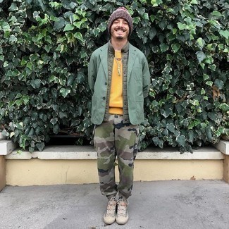 Comment porter un blazer vert menthe pour un style decontractés