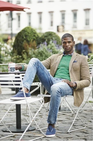 Comment porter un pull torsadé vert menthe