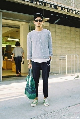 Comment porter des chaussures en toile vert menthe
