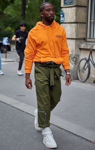 Comment porter des chaussures en toile vert menthe
