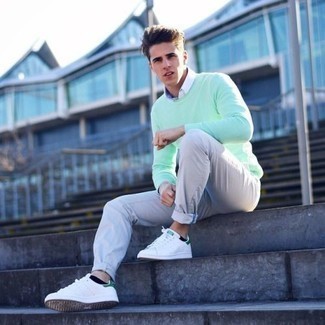 Comment porter des chaussures en toile vert menthe